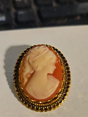 Goldtone Faux Cameo Pin